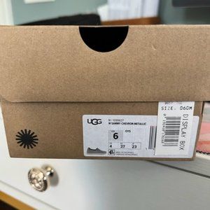 Brand New UGG Australia SAMMY Sparkle METALLIC Slip On Size 6 SNEAKER